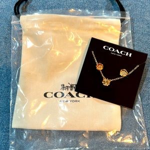 Rose gold earring and pendant set